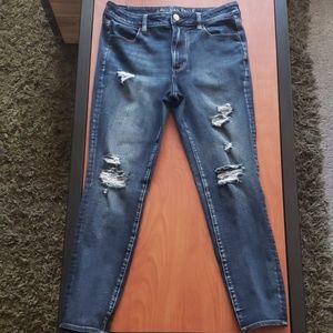 Distressed Hi-Rise American Eagle Jeggings